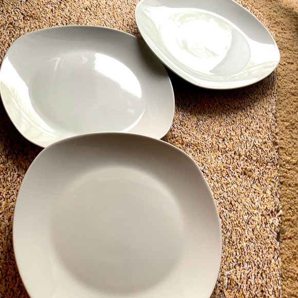 3 dinner plates excellent condition 9 3/4” - Picture 1 of 11